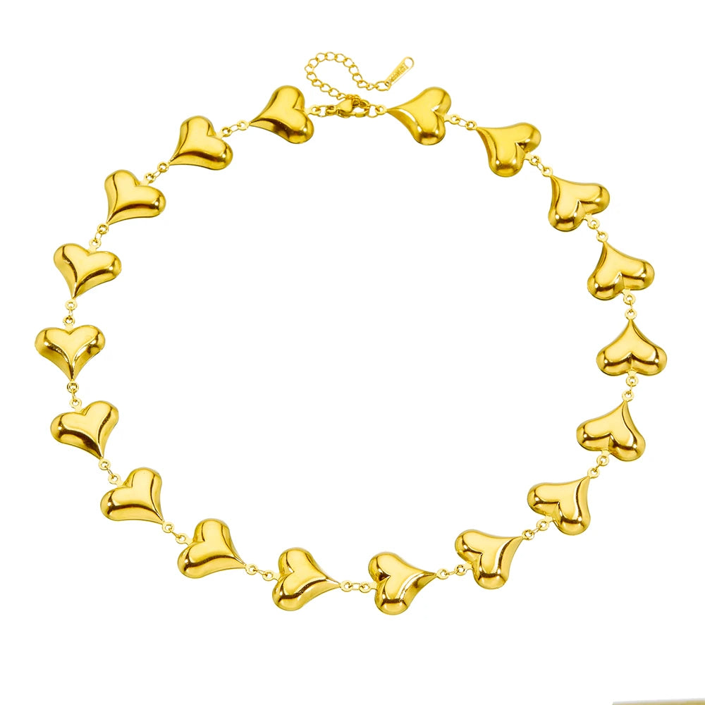 Collar dorado minimalista de corazón